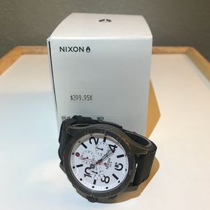 Nixon 48-20 Chrono Leather
